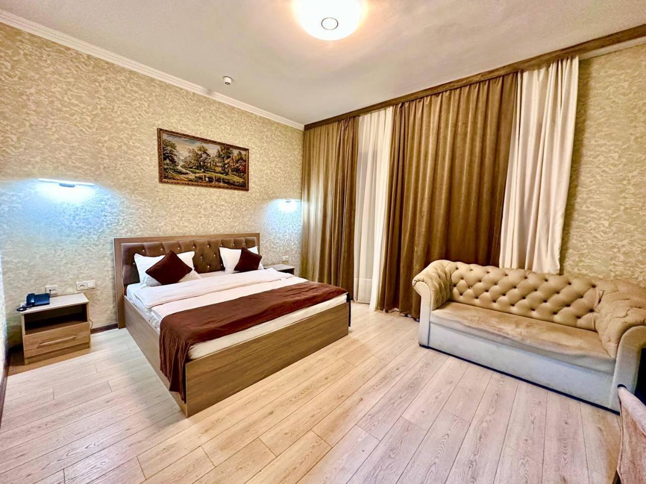 טשקנט Izza Palace Hotel 150Mbs Wifi מראה חיצוני תמונה