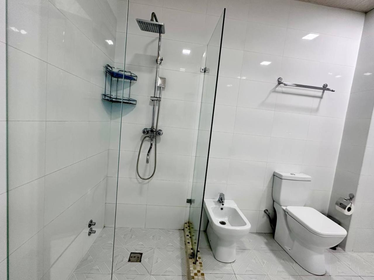 טשקנט Izza Palace Hotel 150Mbs Wifi מראה חיצוני תמונה